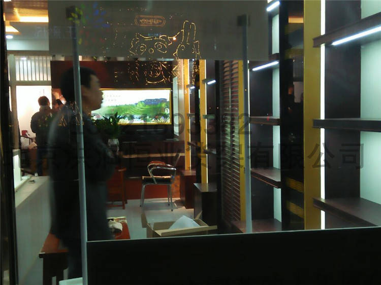 木質(zhì)展柜