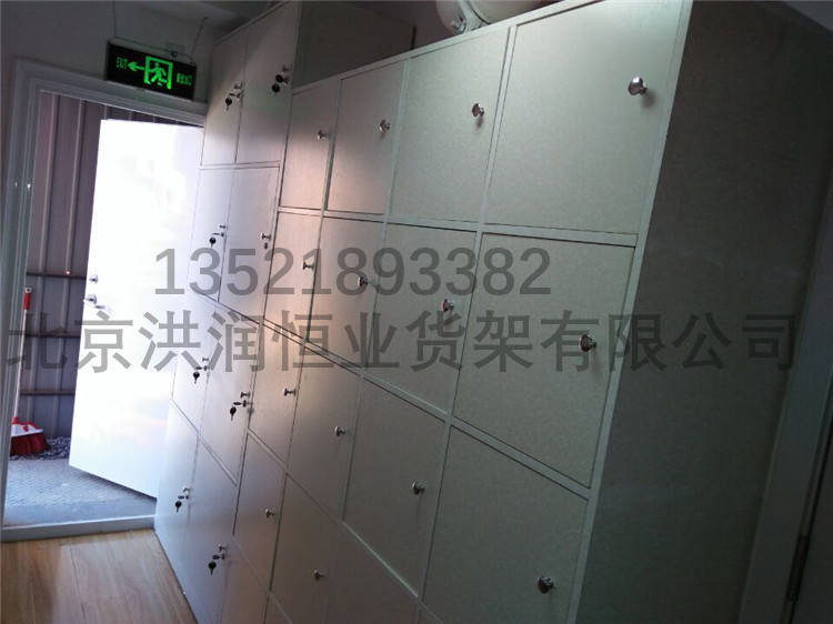 木質(zhì)展柜