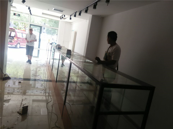 煙酒展示柜
